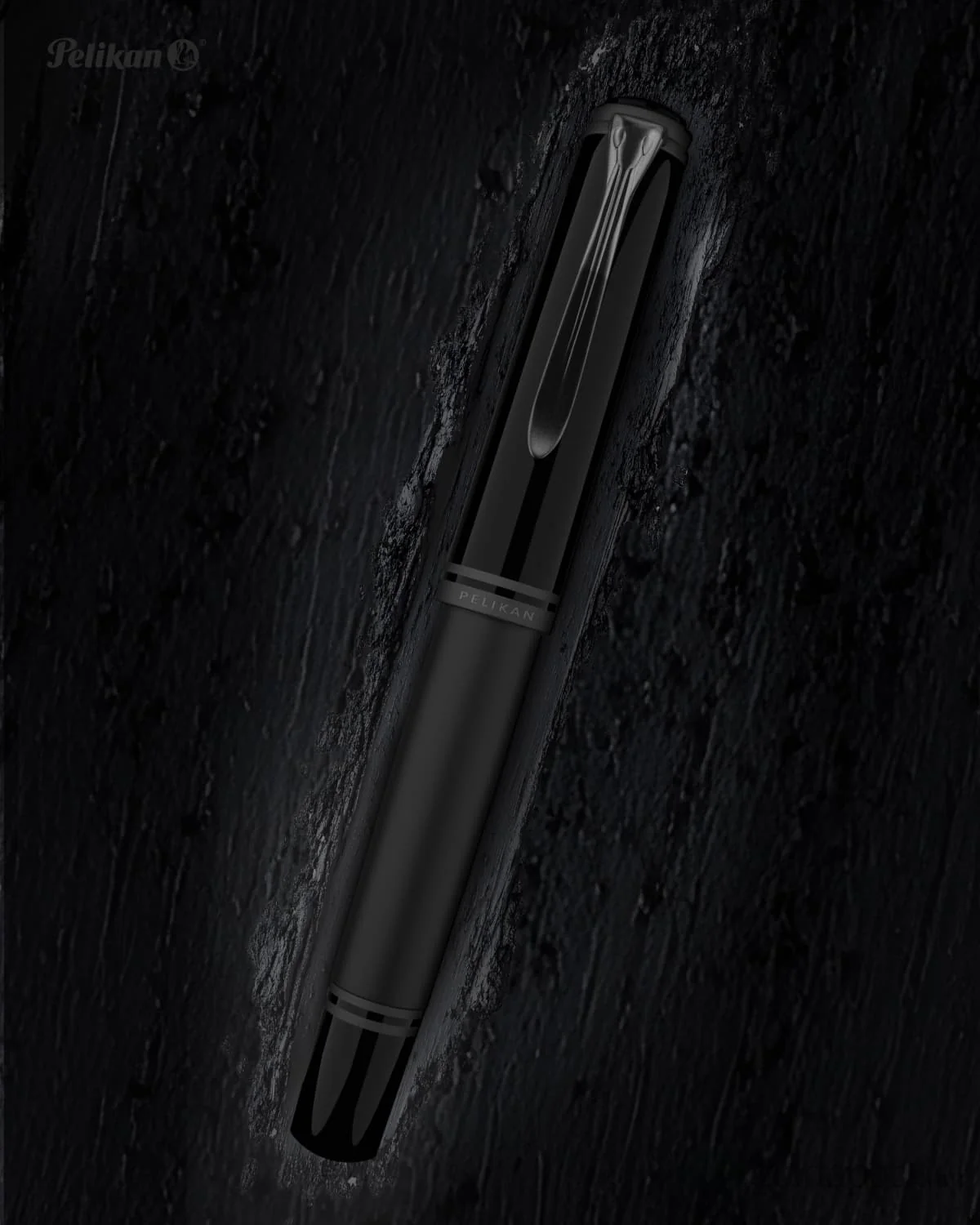 5779-pelikan-souveran-m809-fountain-pen-in-black-matte-18k-gold-nib-12.webp Pelikan Souverän M809 Fountain Pen in Black Matte - 18K Gold Nib