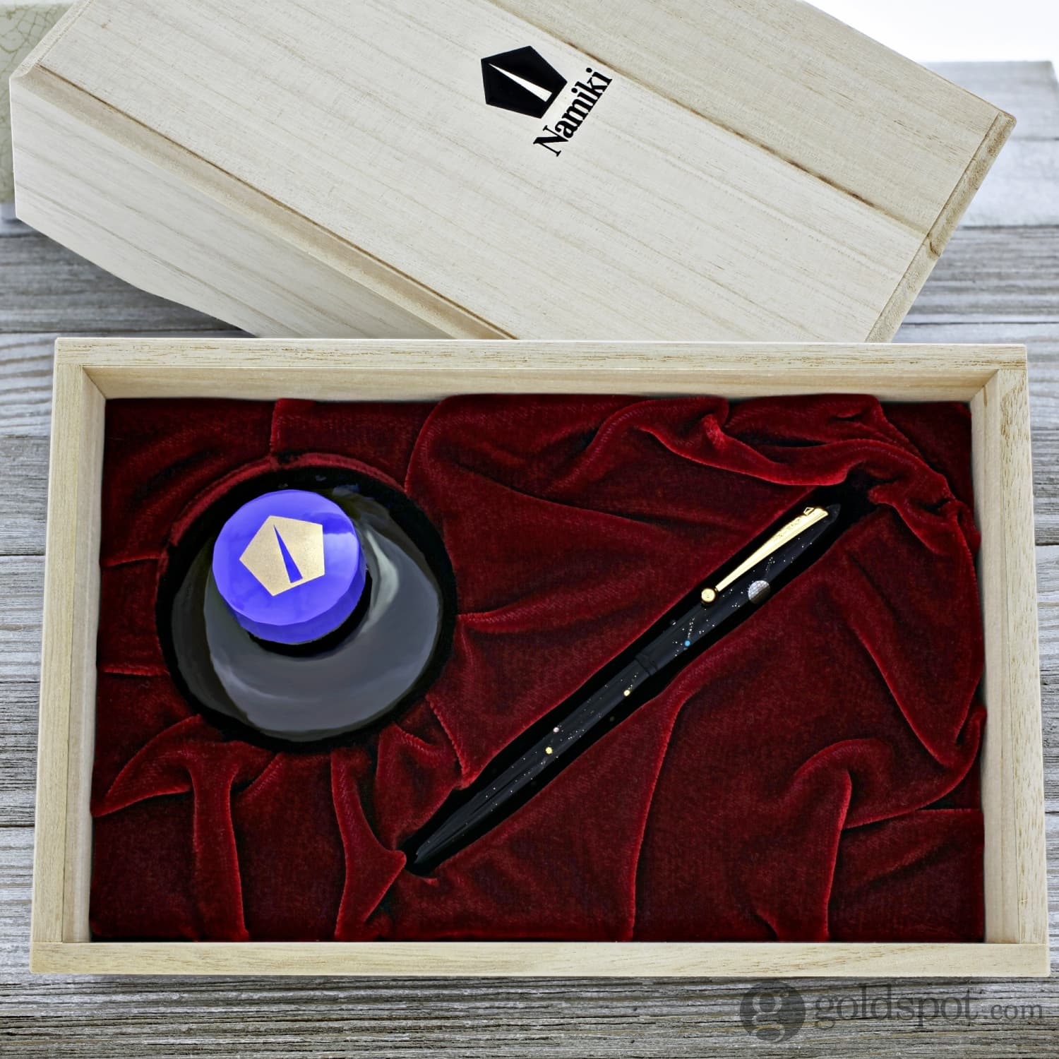 5818-namiki-yukari-fountain-pen-in-rock-garden-18k-gold-7.jpg Namiki Yukari Fountain Pen in Rock Garden - 18K Gold