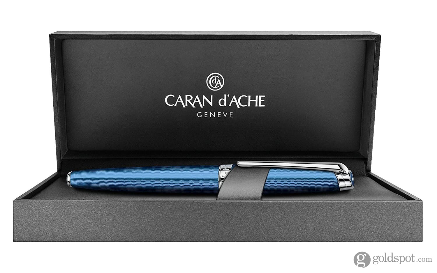 Caran d'Ache Léman Fountain Pen in Grand Bleu - 18K Gold
