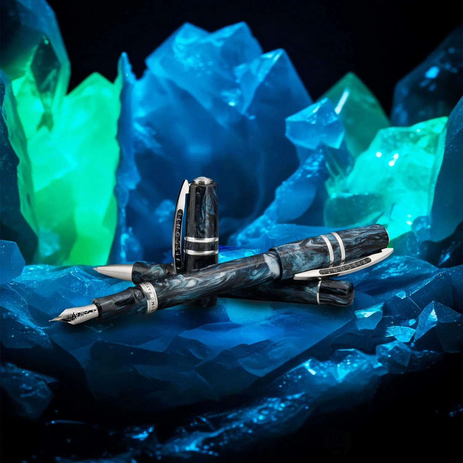 5844-visconti-homo-sapiens-fountain-pen-in-dark-sapphire-12.webp Visconti Homo Sapiens Fountain Pen in Dark Sapphire