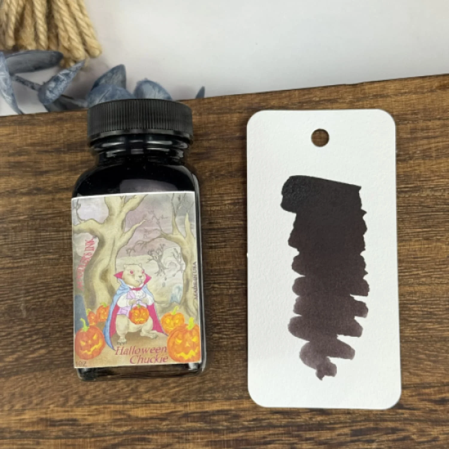 610-noodler-s-bottled-ink-in-halloween-chuckie-3oz-1.webp Noodler's Bottled Ink in Halloween Chuckie - 3oz