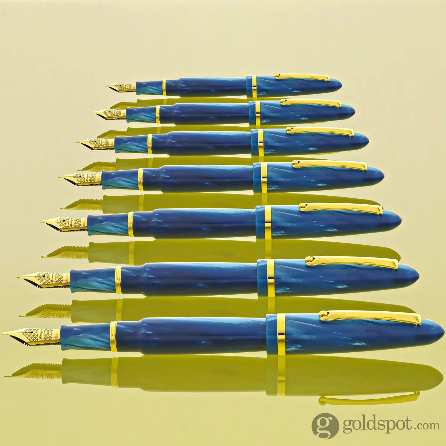 6203-montegrappa-venetia-fountain-pen-in-turquoise-celluloid-with-18kt-gold-nib-limited-edition-12.webp Montegrappa Venetia Fountain Pen in Turquoise Celluloid with 18kt gold nib - Limited Edition