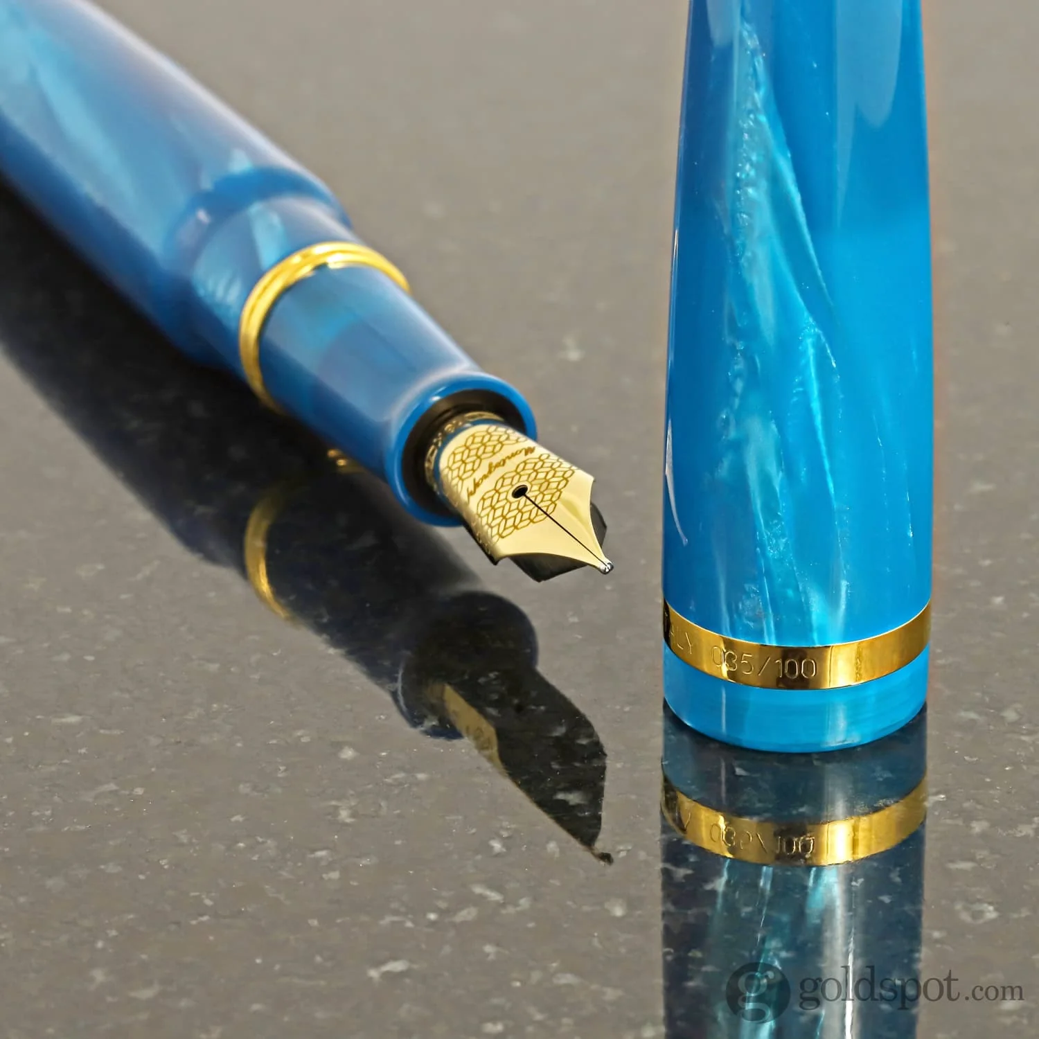 6203-montegrappa-venetia-fountain-pen-in-turquoise-celluloid-with-18kt-gold-nib-limited-edition-9.webp Montegrappa Venetia Fountain Pen in Turquoise Celluloid with 18kt gold nib - Limited Edition