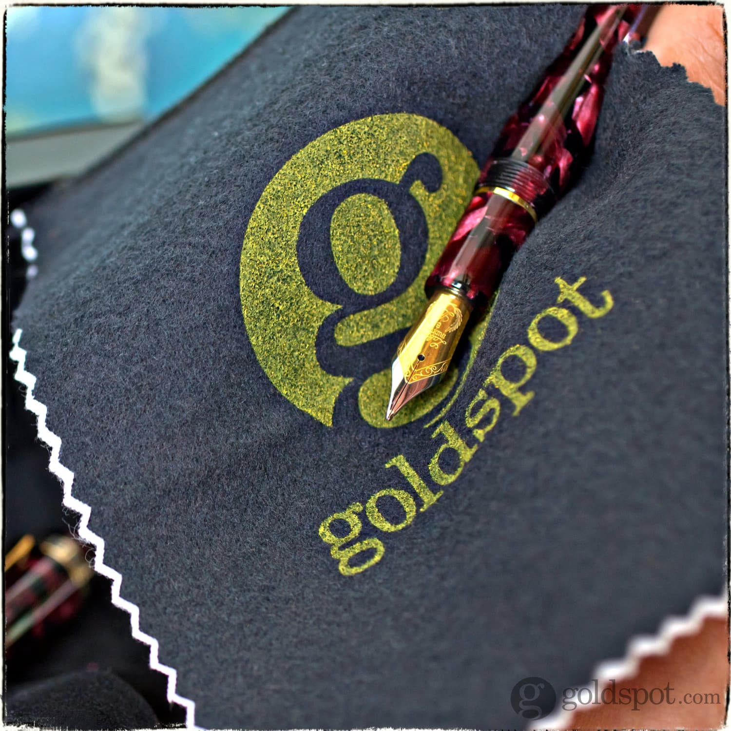 6409-connoisseurs-goldspot-pen-and-jewelry-cleaning-cloth-2.jpg Connoisseurs Goldspot Pen and Jewelry Cleaning Cloth