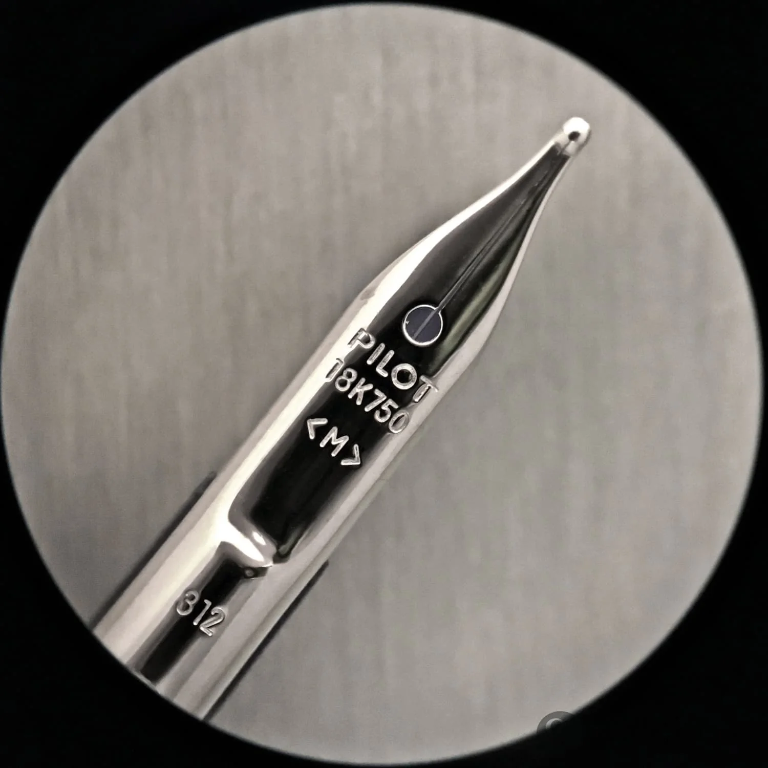 6438-pilot-namiki-vanishing-point-replacement-nib-converter-set-in-rhodium-18k-white-gold-nib-3.webp Pilot Namiki Vanishing Point Replacement Nib Converter Set in Rhodium - 18K White Gold Nib