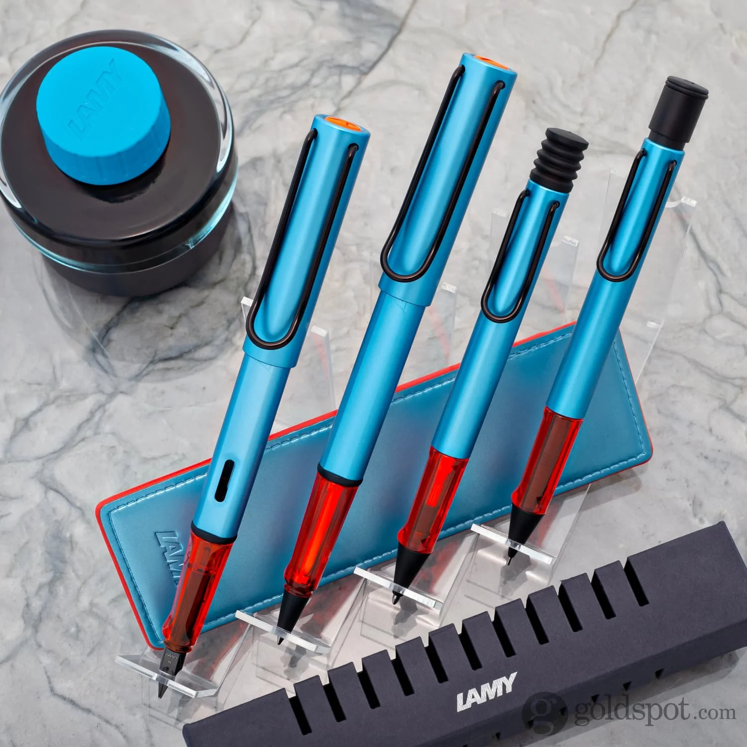 6562-lamy-al-star-fountain-pen-in-denim-2025-special-edition-2.webp Lamy AL-Star Fountain Pen in Denim 2025 Special Edition