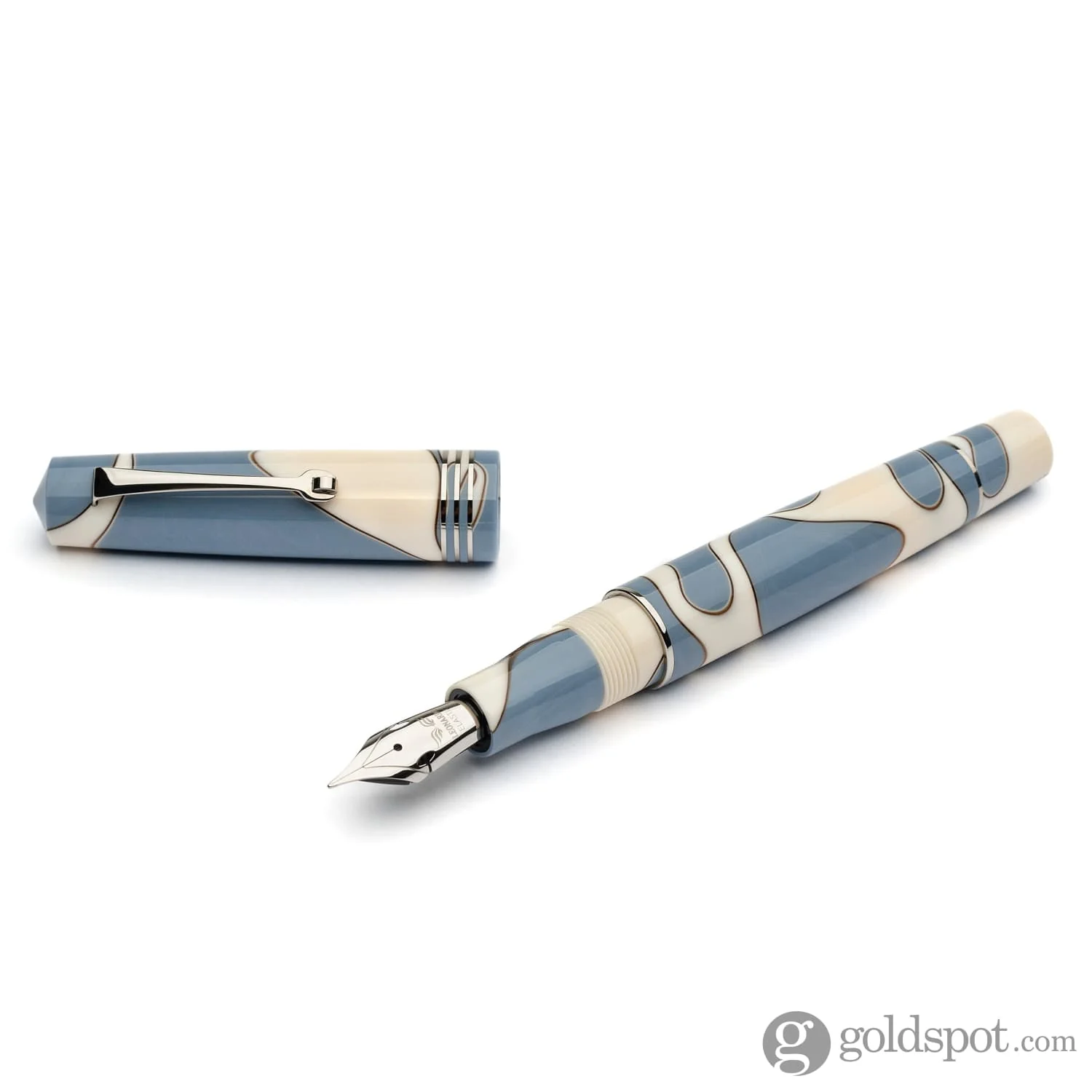 6682-leonardo-momento-zero-fountain-pen-in-nuvola-2.webp Leonardo Momento Zero Fountain Pen in Nuvola