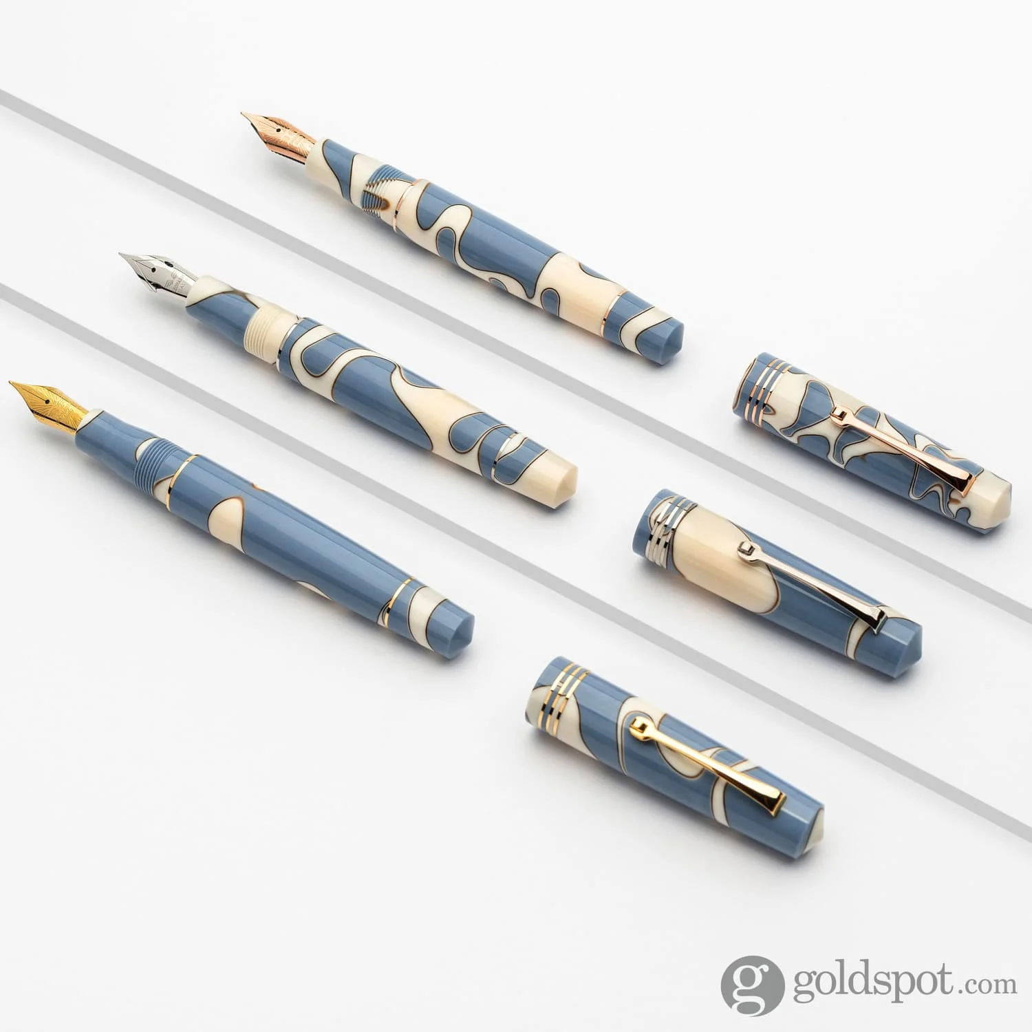 6682-leonardo-momento-zero-fountain-pen-in-nuvola-6.webp Leonardo Momento Zero Fountain Pen in Nuvola