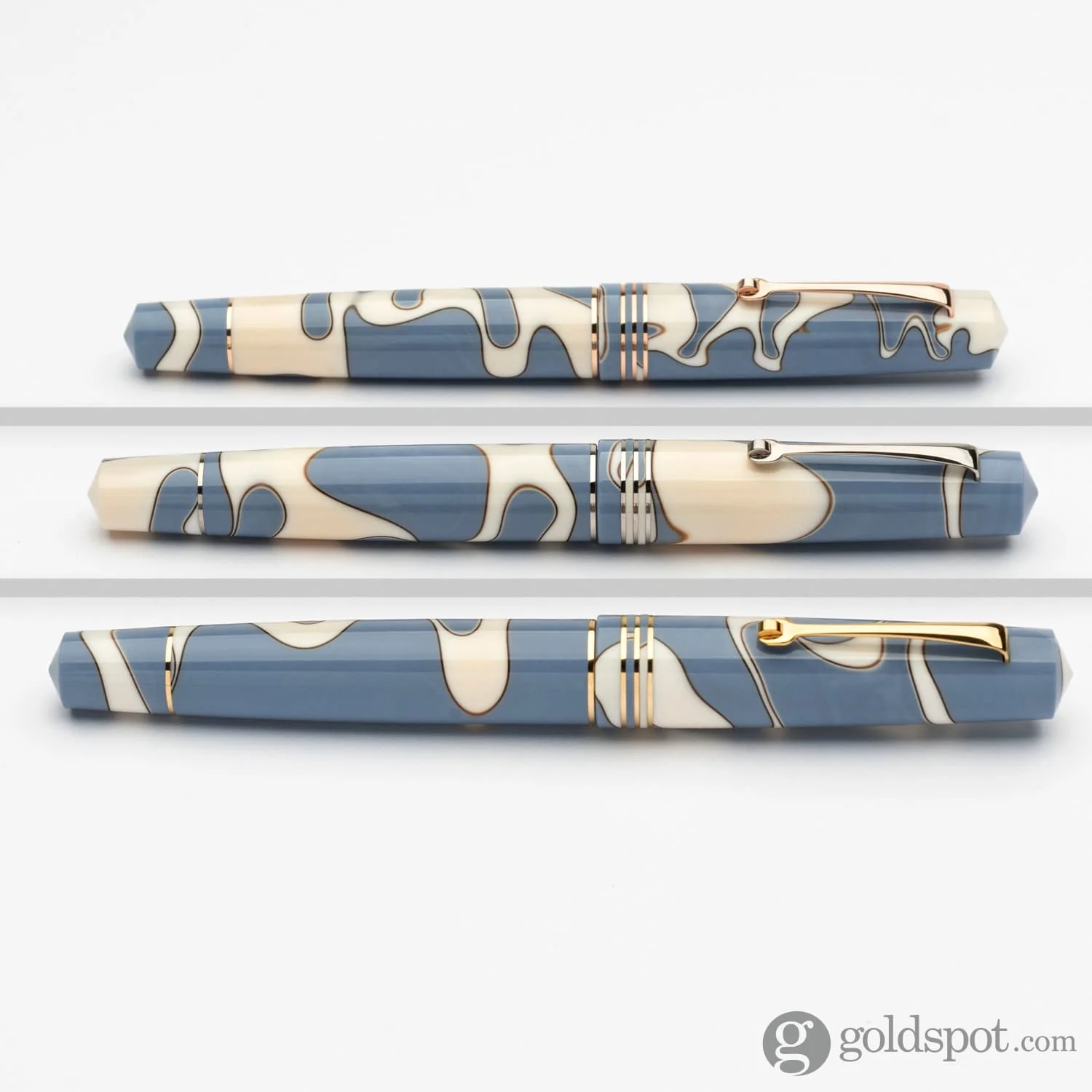 6682-leonardo-momento-zero-fountain-pen-in-nuvola-7.webp Leonardo Momento Zero Fountain Pen in Nuvola