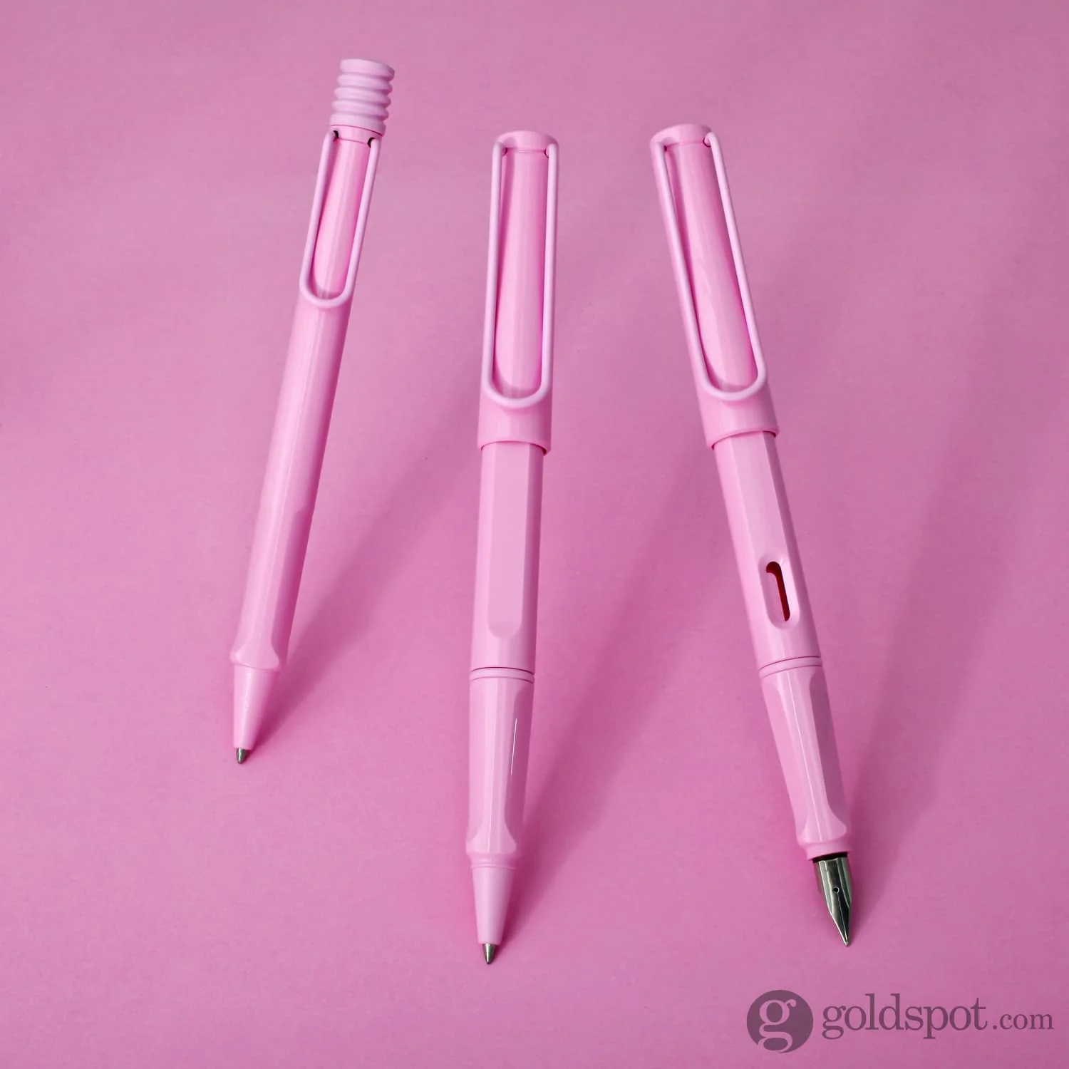 6741-lamy-safari-fountain-pen-in-light-rose-2023-special-edition-12.webp Lamy Safari Fountain Pen in Light Rose 2023 Special Edition