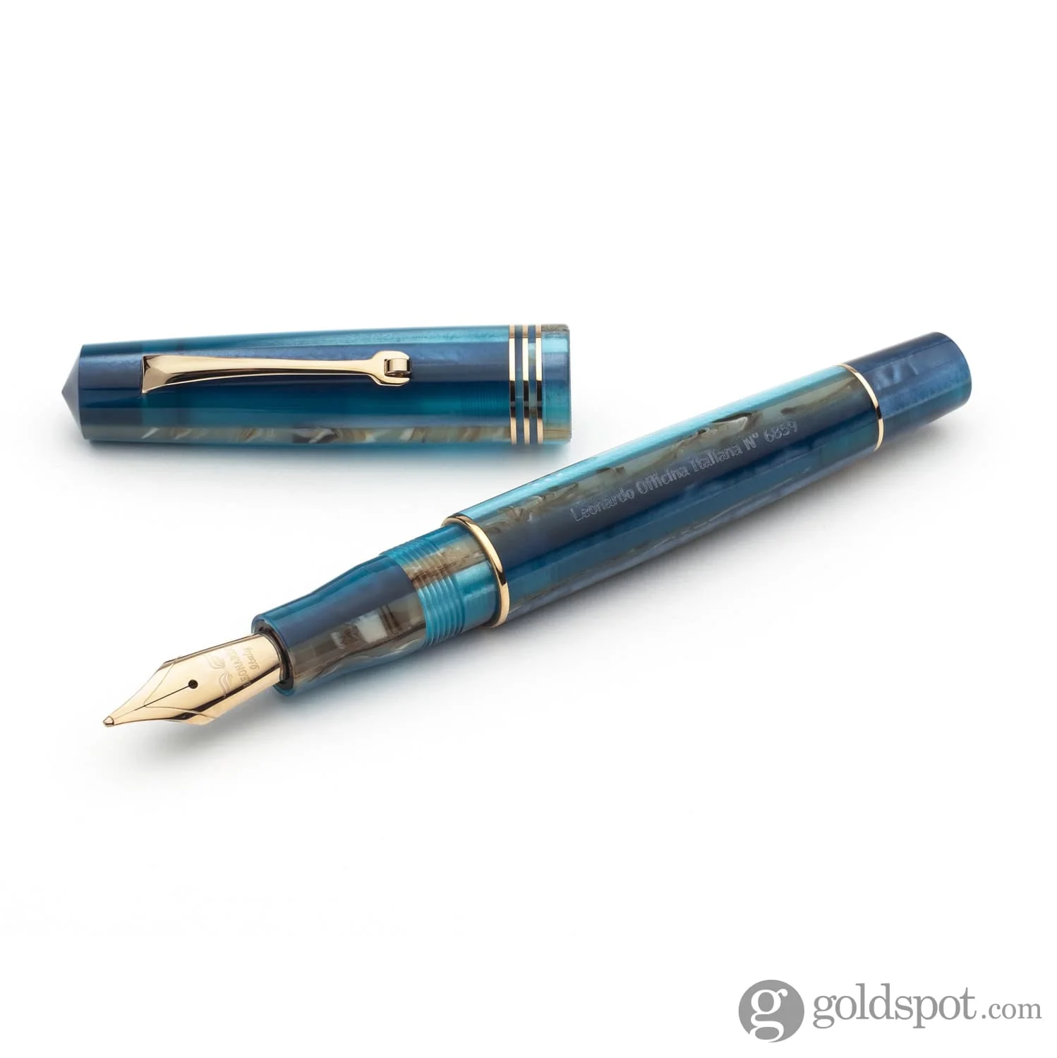 6794-leonardo-momento-zero-fountain-pen-in-blue-hawaii-2021-8.webp Leonardo Momento Zero Fountain Pen in Blue Hawaii 2021