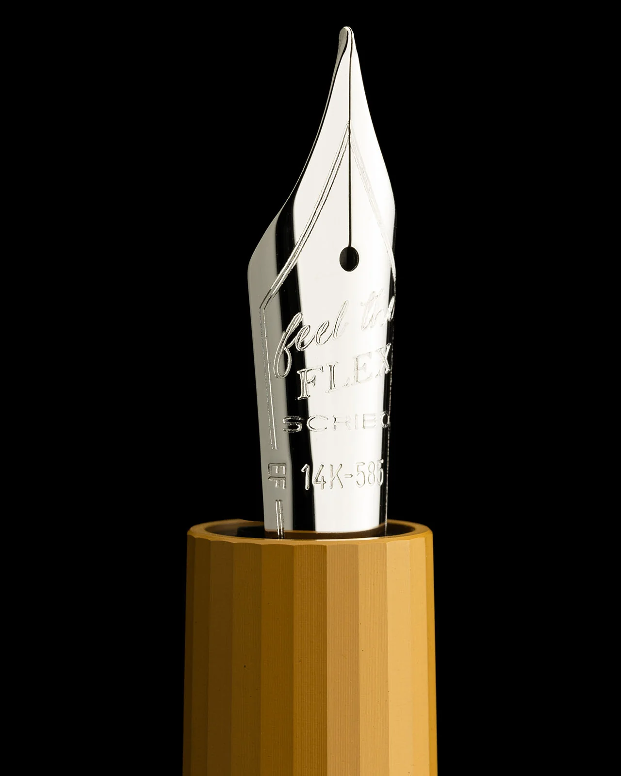 69-scribo-flow-fountain-pen-in-forma-with-platinum-trim-5.webp Scribo Flow Fountain Pen in Forma with Platinum Trim