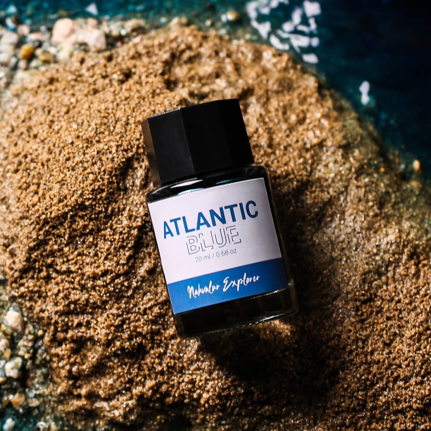 6911-nahvalur-explorer-bottled-ink-in-atlantic-blue-20ml-5.jpg Nahvalur Explorer Bottled Ink in Atlantic Blue - 20mL