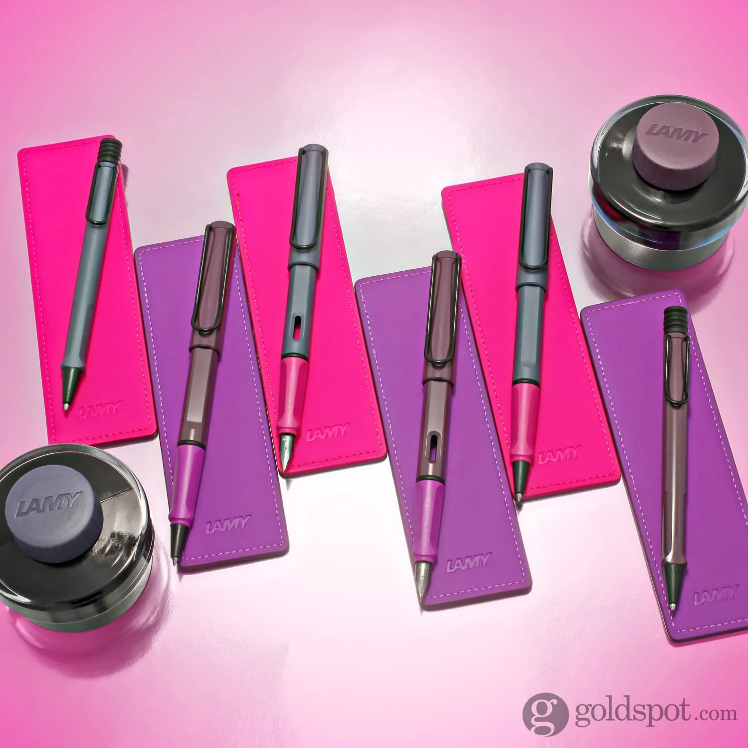 6935-lamy-safari-fountain-pen-in-pink-cliff-2024-special-edition-10.webp Lamy Safari Fountain Pen in Pink Cliff 2024 Special Edition