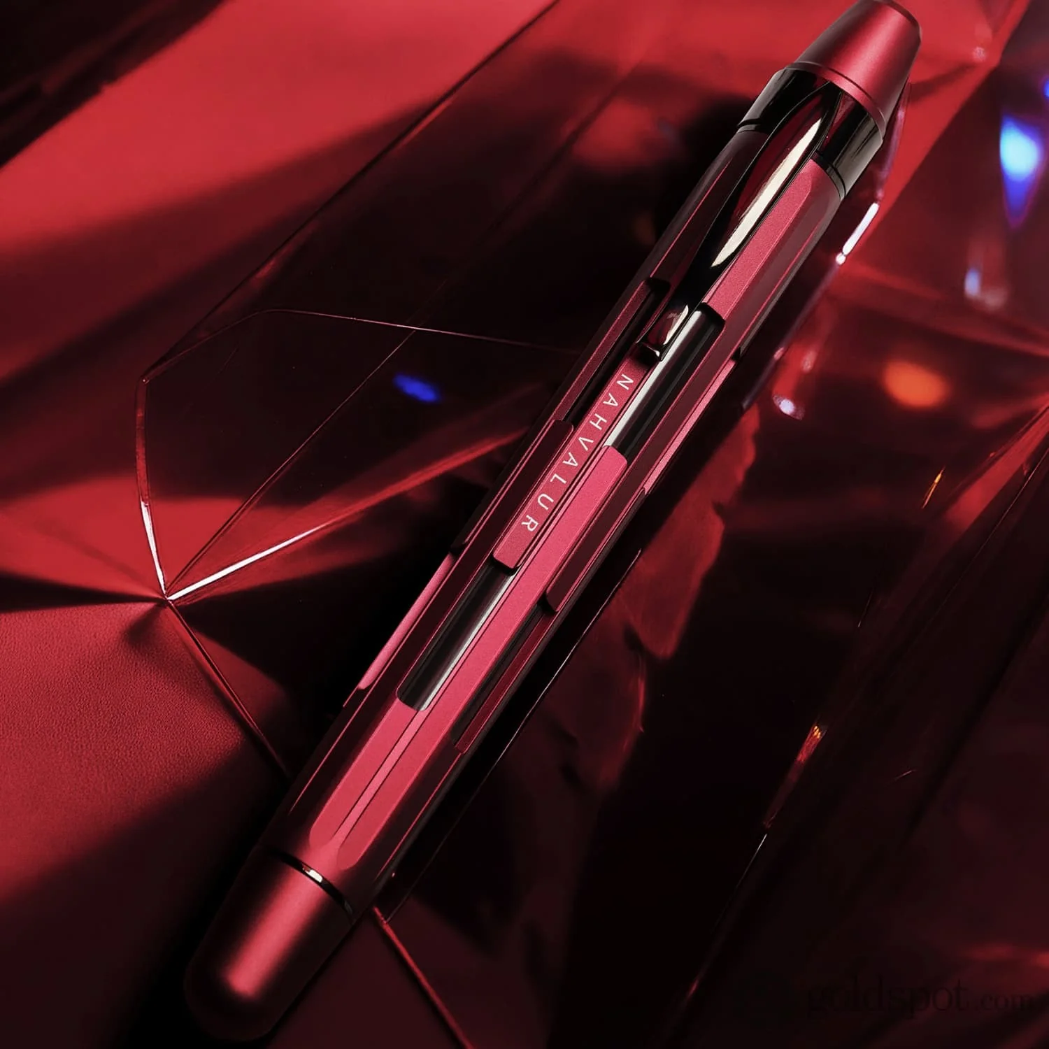 704-nahvalur-eclipse-retractable-fountain-pen-in-ruby-with-black-trim-11.webp Nahvalur Eclipse Retractable Fountain Pen in Ruby with Black Trim