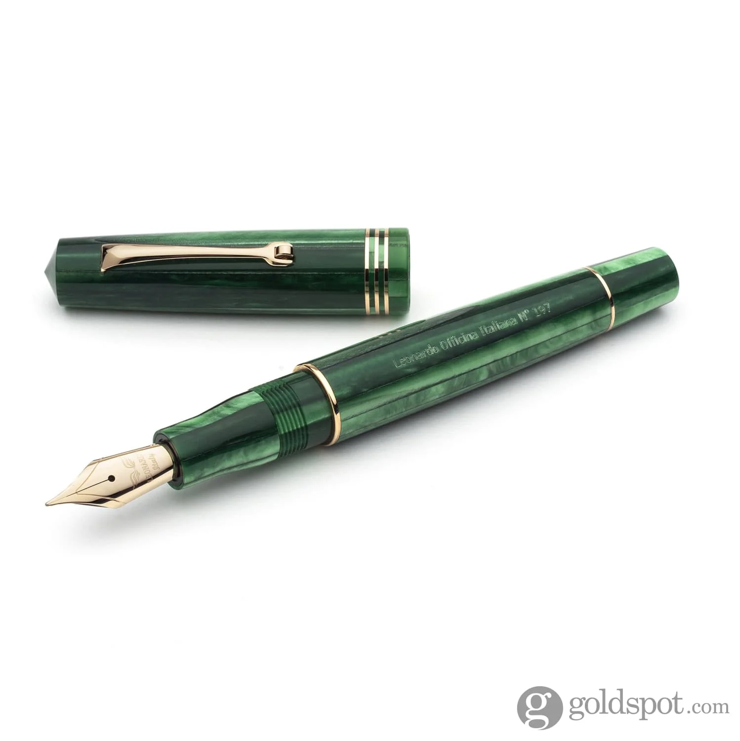 7054-leonardo-momento-zero-fountain-pen-in-alga-seaweed-green-7.webp Leonardo Momento Zero Fountain Pen in Alga Seaweed Green
