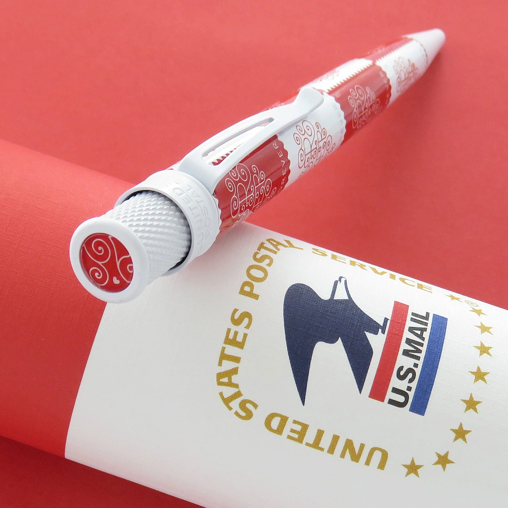 7070-retro-51-tornado-rollerball-pen-usps-love-stamp-2015-11.webp Retro 51 Tornado Rollerball Pen USPS Love Stamp 2015