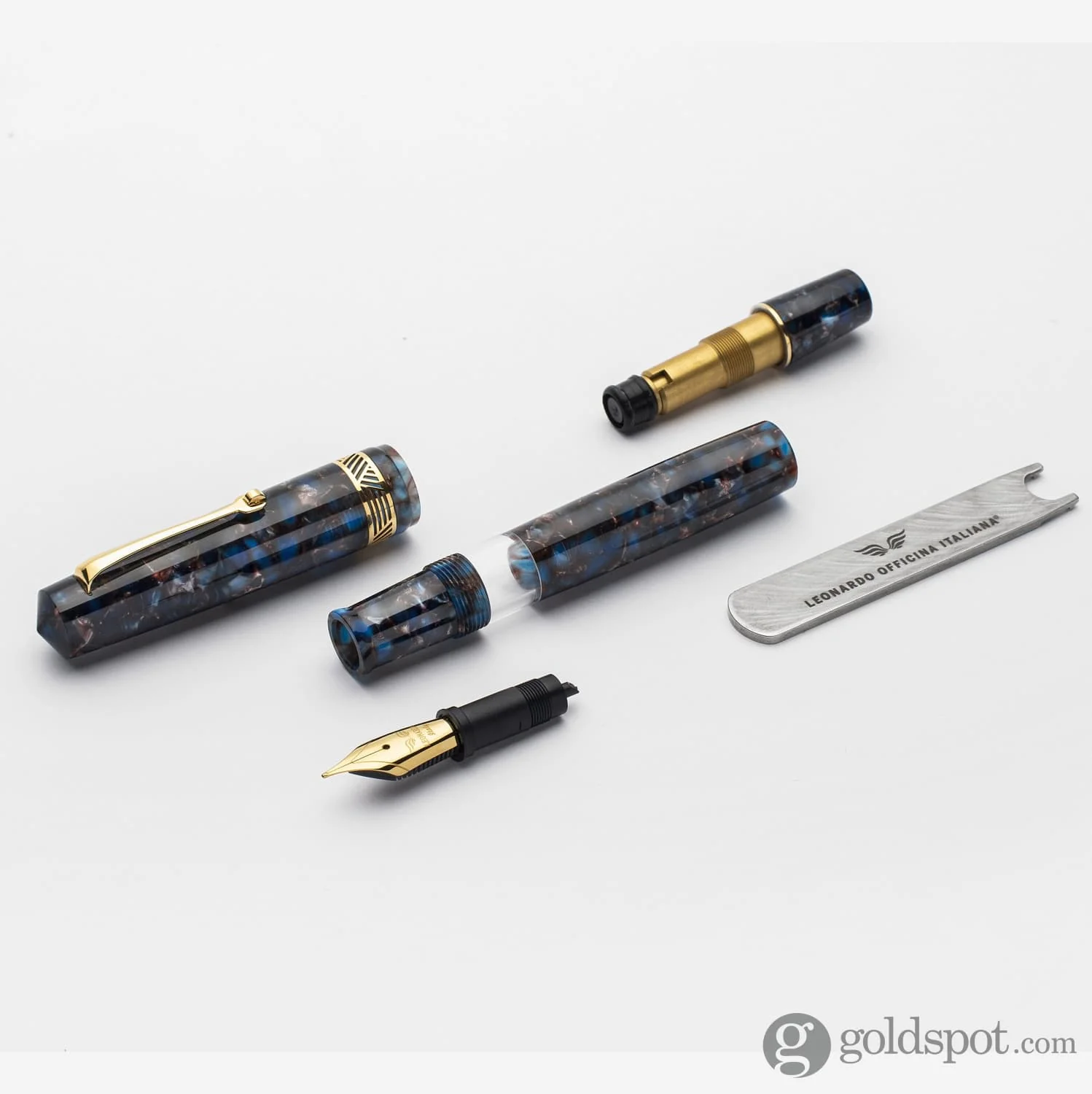 7417-leonardo-momento-magico-fountain-pen-in-matte-black-5.webp Leonardo Momento Magico Fountain Pen in Matte Black