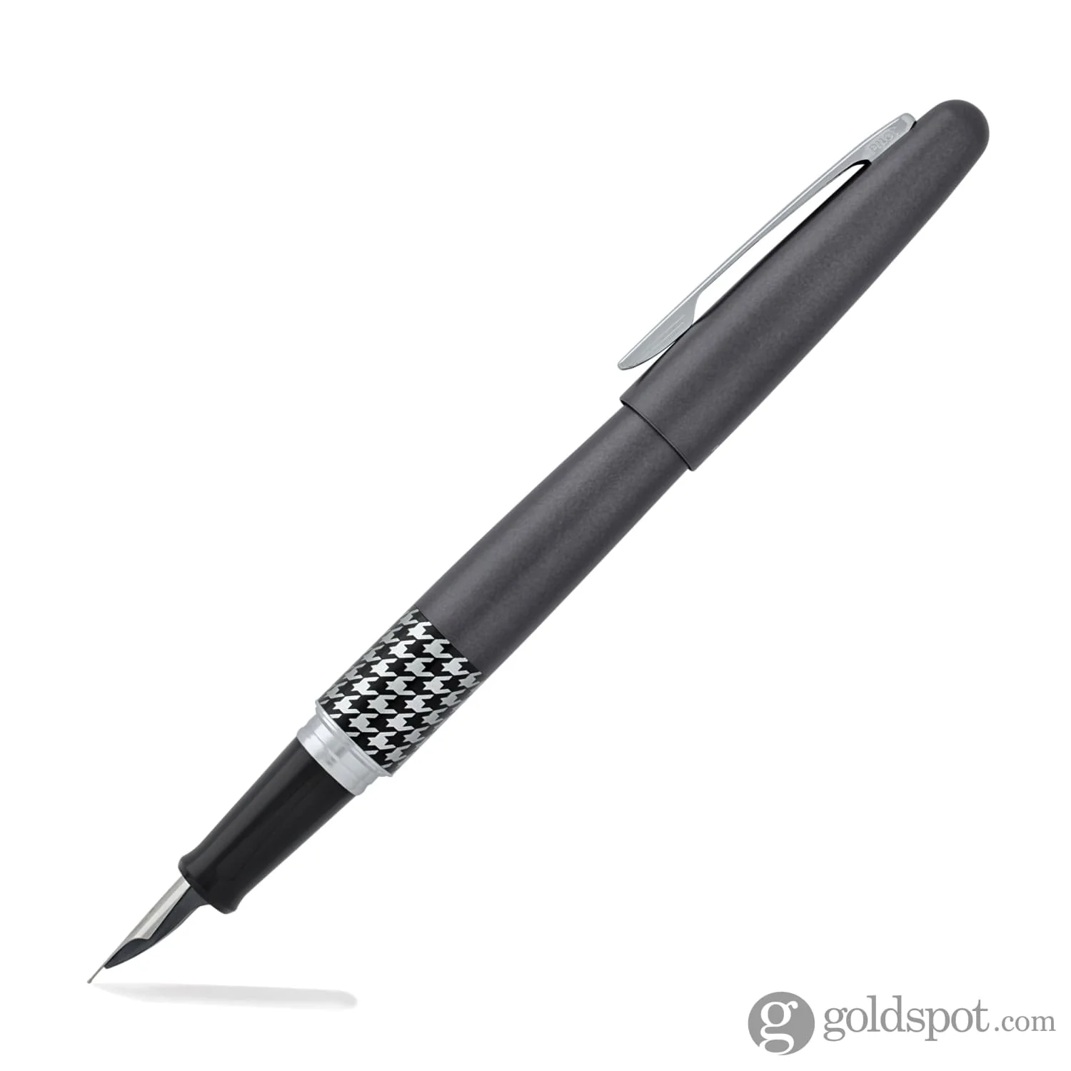 7457-pilot-metropolitan-retro-pop-fountain-pen-in-gray-2.webp Pilot Metropolitan Retro Pop Fountain Pen in Gray