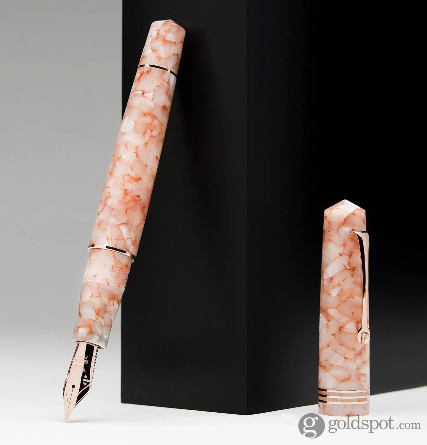 7774-leonardo-momento-zero-fountain-pen-in-angel-skin-4.webp Leonardo Momento Zero Fountain Pen in Angel Skin