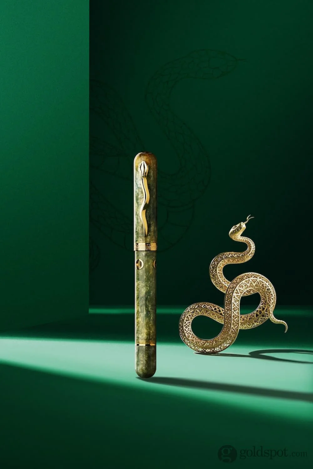 Nahvalur Nautilus Fountain Pen in Year of the Snake