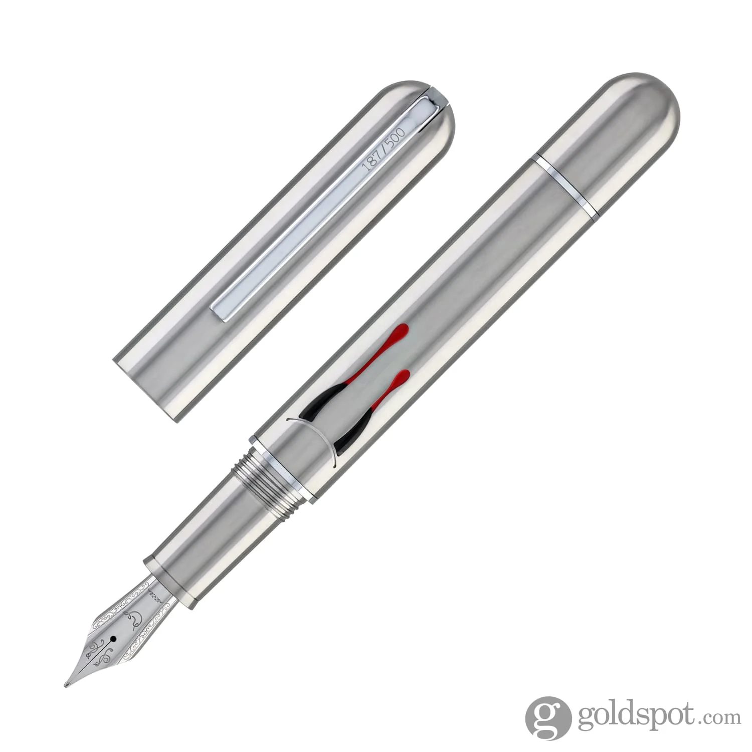 8031-nahvalur-nautilus-fountain-pen-in-dracula-limited-edition-4.webp Nahvalur Nautilus Fountain Pen in Dracula - Limited Edition
