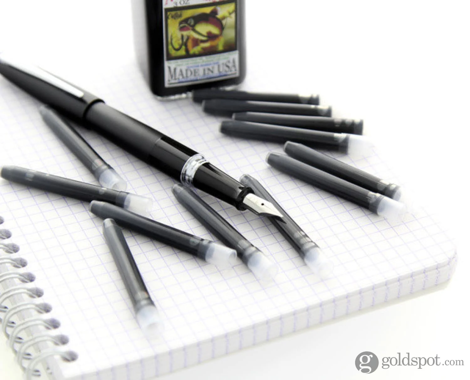 8068-gift-set-with-a-fountain-pen-bottled-ink-notebook-ink-cartridge-3.webp Gift Set with a Fountain Pen, Bottled Ink, Notebook, & Ink Cartridge