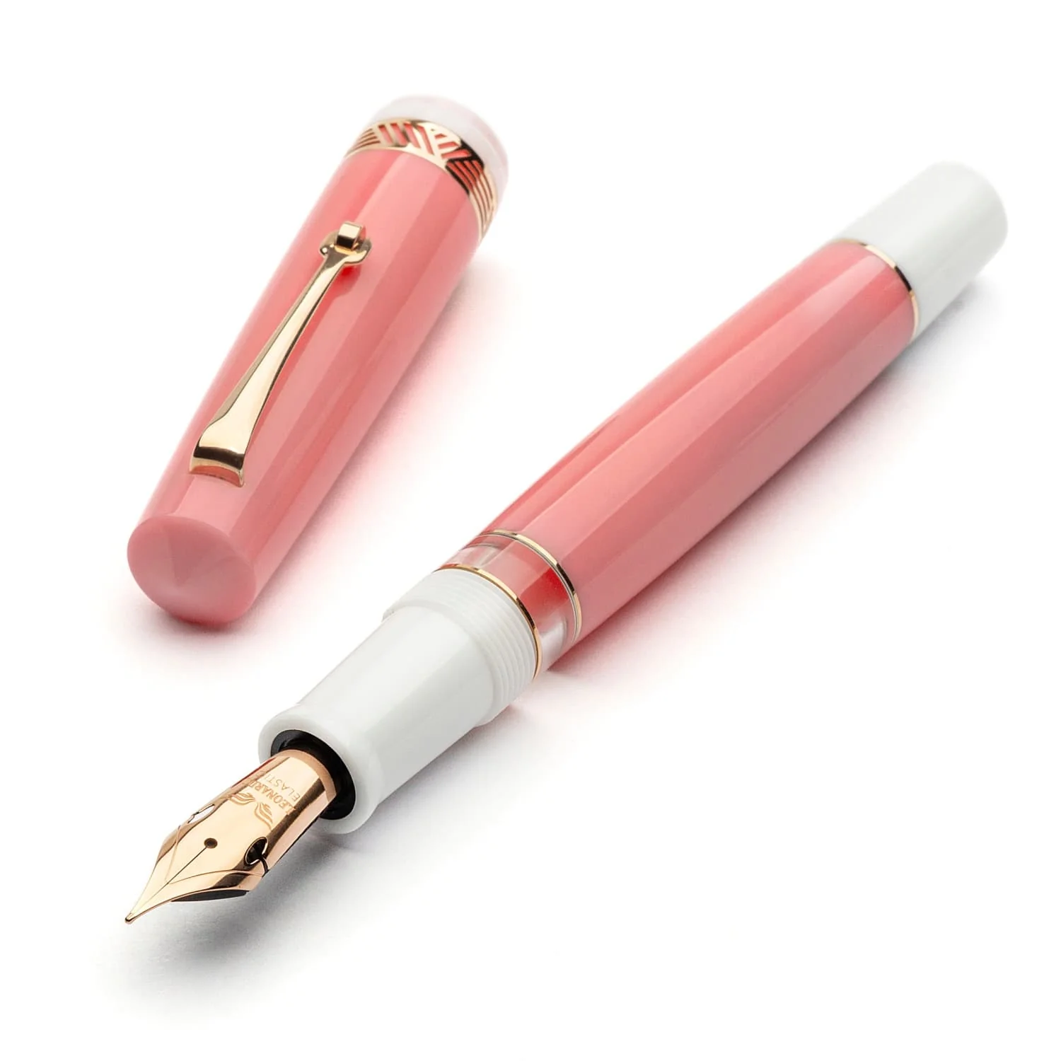 8228-leonardo-momento-magico-fountain-pen-in-venus-dream-1.webp Leonardo Momento Magico Fountain Pen in Venus Dream
